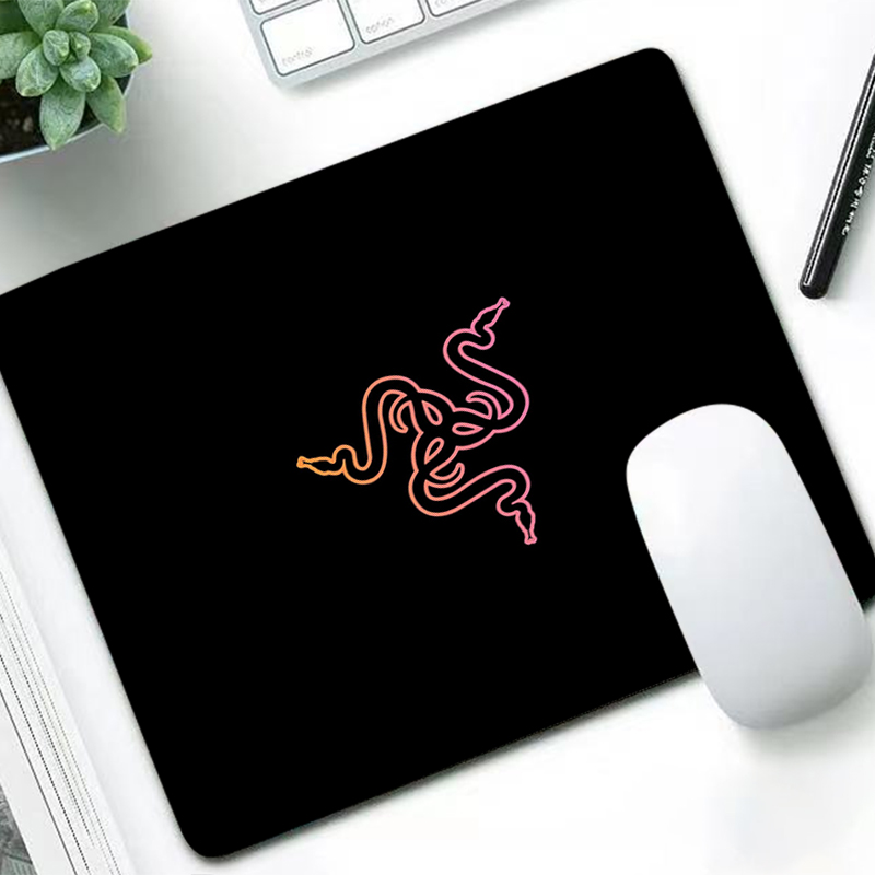 Laptop Accessories Cool - Podkładka pod mysz Razer Luxury Anime